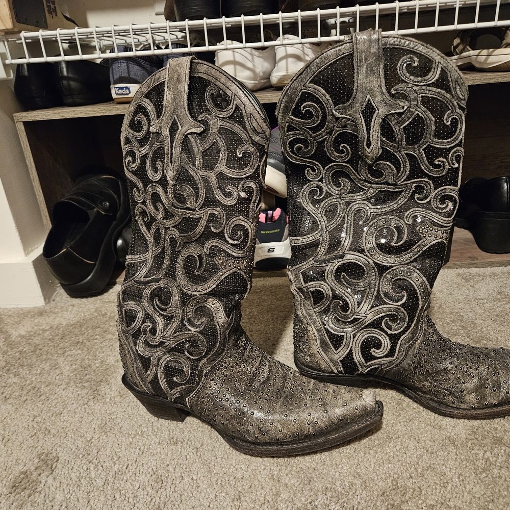Corral Black and Gray Embroidered Heeled Boots